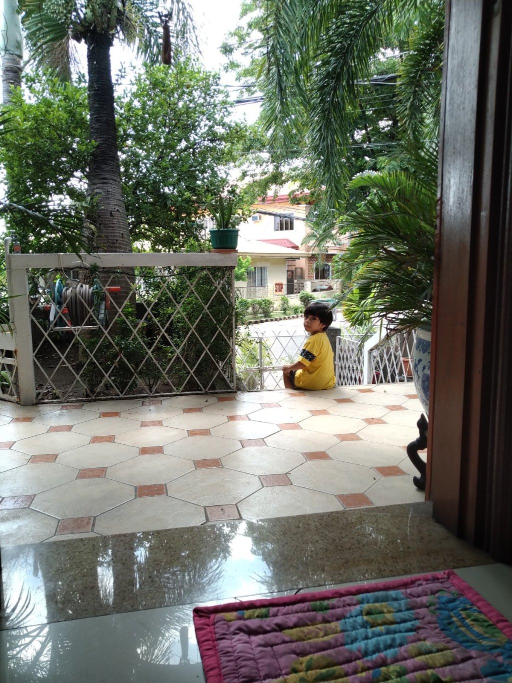 Waiting for Ate&nbsp;Nixi