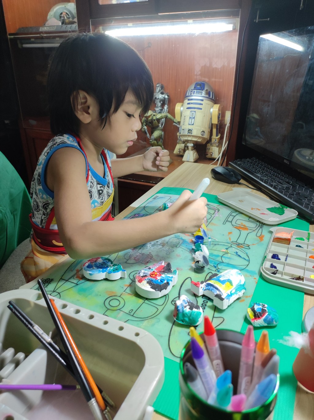 Painting Plaster Star Wars fridge&nbsp;magnets